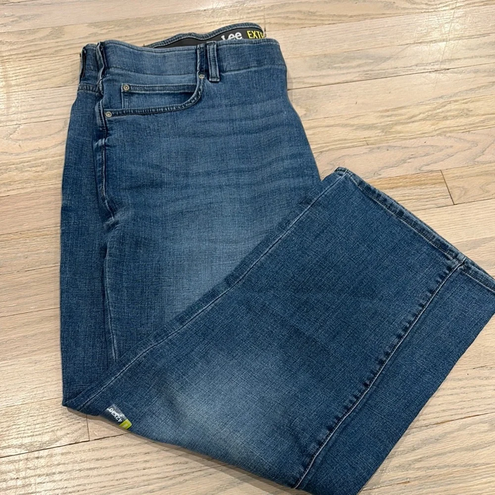 Lee Blue Relaxed Straight Fit Jeans/ Extreme Motion Tapered Leg - Picture 15 of 16